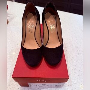 🖤Salvatore Ferragamo Madia 2 Black Suede Pumps | Blue Block Heel | EU 37 / US 7